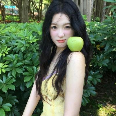 一抹丹砂映清辉