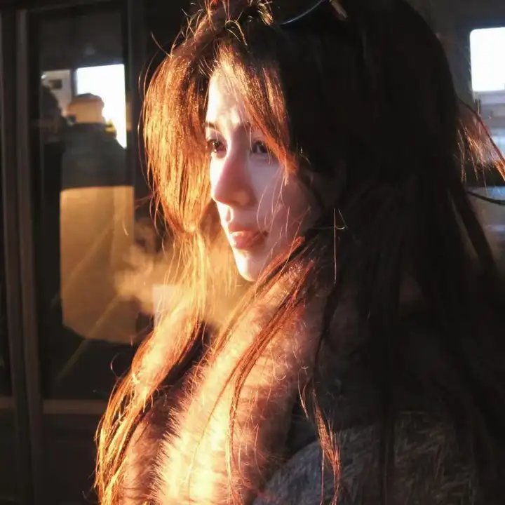 美女你也不想地球毁灭吧